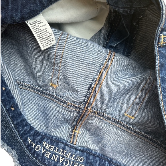 American Eagle Boyfirned Midi Distressed Shorts Size 32 - Picture 3 of 6